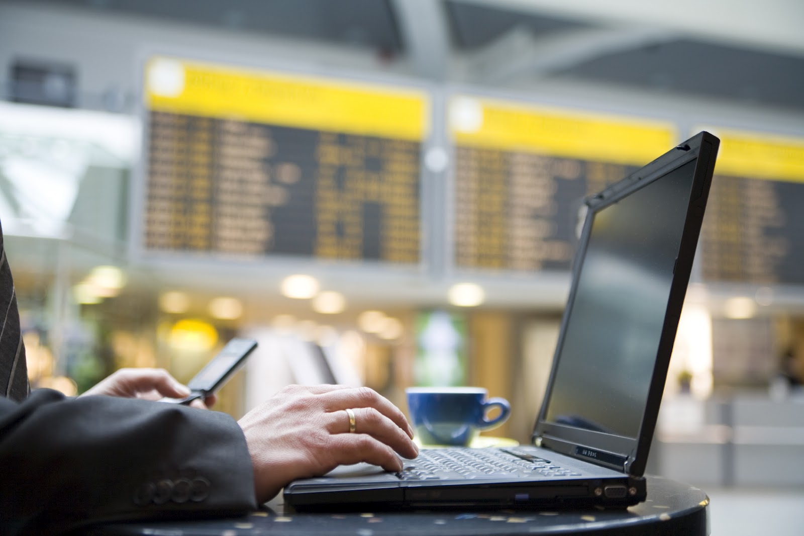 How safe is Wi-Fi connectivity for Air travellers