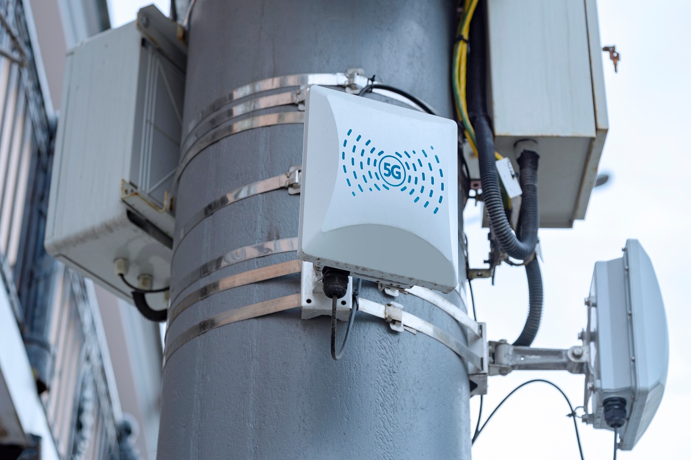 All You Need to Know About 5G Small Cell Systems